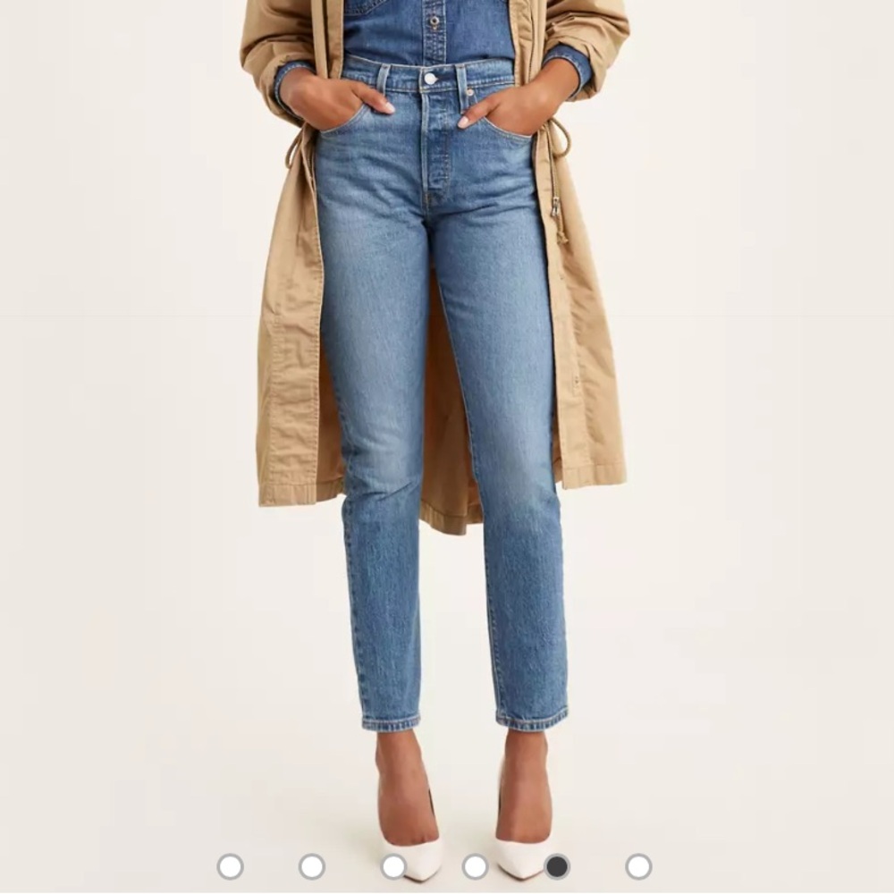 Levi's 501 in Jive Ship - Medium Wash
